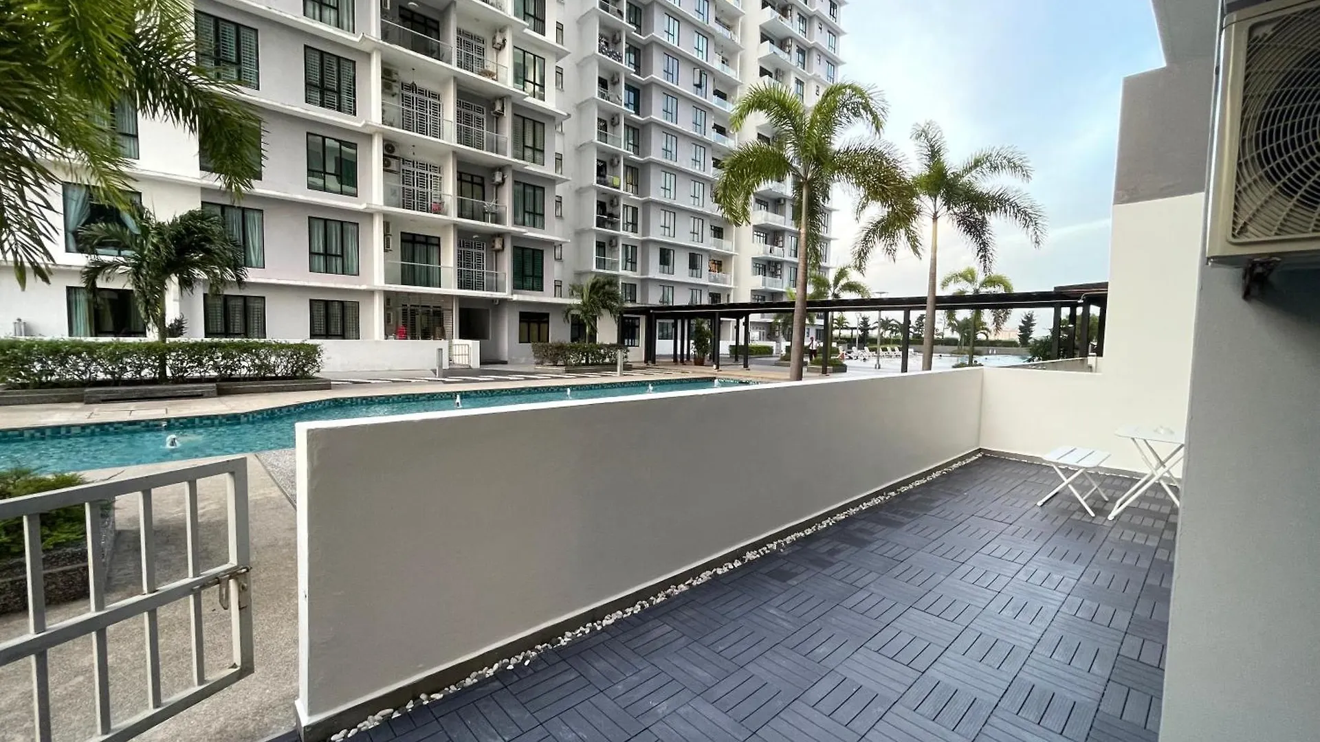 Up To 6 Pax, Next To Paradigm Mall Jb With Big Patio & Pool Access Johor Bahru 0*,  Malásia