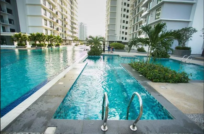 Up To 6 Pax, Next To Paradigm Mall Jb With Big Patio & Pool Access Johor Bahru 0*,  Malásia