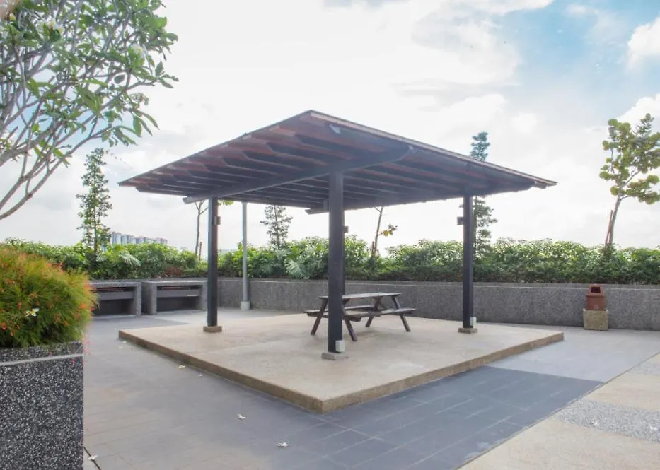 Up To 6 Pax, Next To Paradigm Mall Jb With Big Patio & Pool Access Johor Bahru 0*,