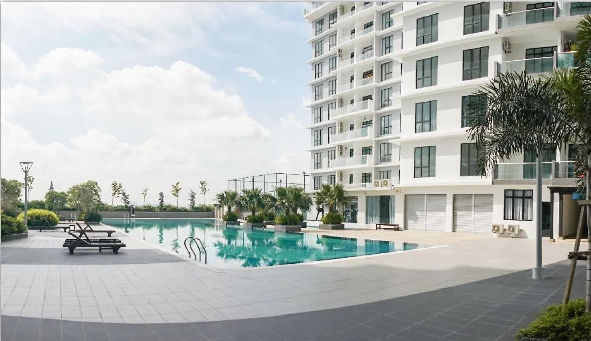 Up To 6 Pax, Next To Paradigm Mall Jb With Big Patio & Pool Access Johor Bahru Malásia