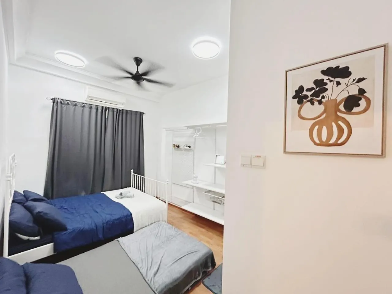 Up To 6 Pax, Next To Paradigm Mall Jb With Big Patio & Pool Access Johor Bahru