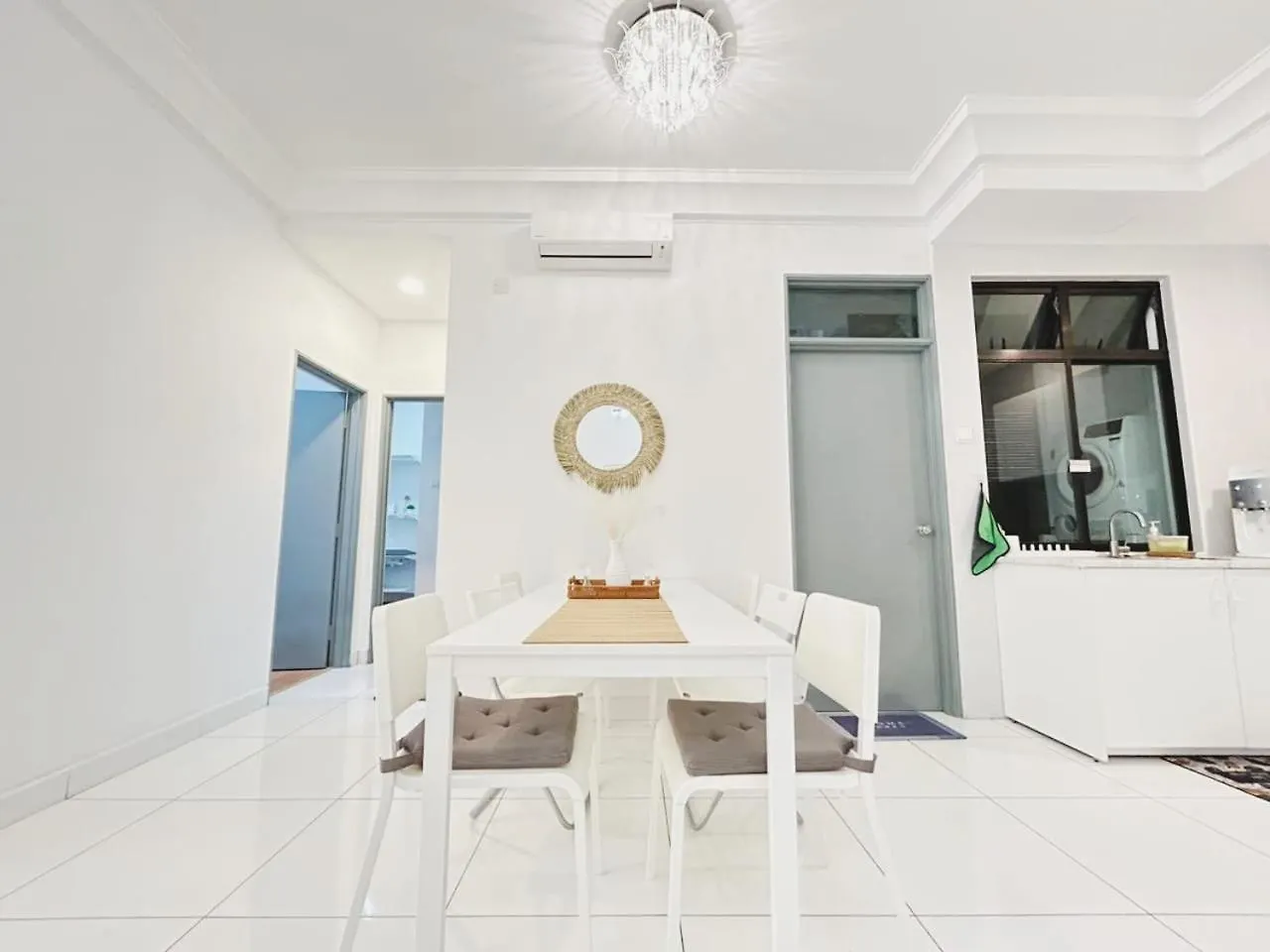 Up To 6 Pax, Next To Paradigm Mall Jb With Big Patio & Pool Access Johor Bahru 0*,