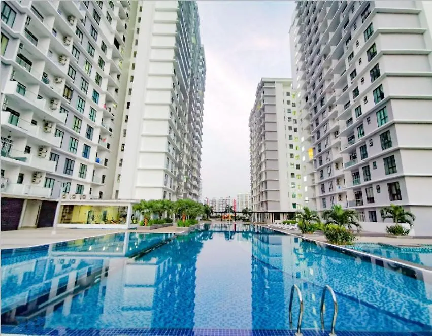 Apartment Up To 6 Pax, Next To Paradigm Mall Jb With Big Patio & Pool Access Johor Bahru